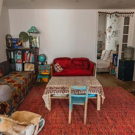 شقة Bright Atypical Duplex In Menilmontant باريس