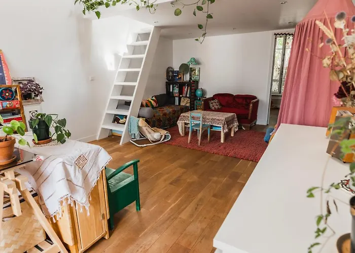 Bright Atypical Duplex In Menilmontant