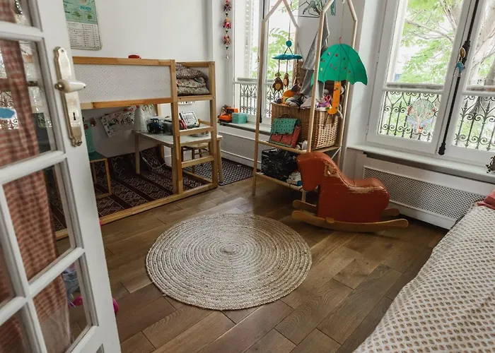 Bright Atypical Duplex In Menilmontant * Parijs