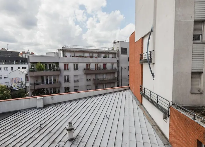 Bright Atypical Duplex In Menilmontant