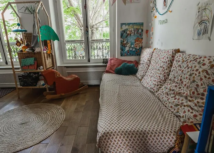 Bright Atypical Duplex In Menilmontant